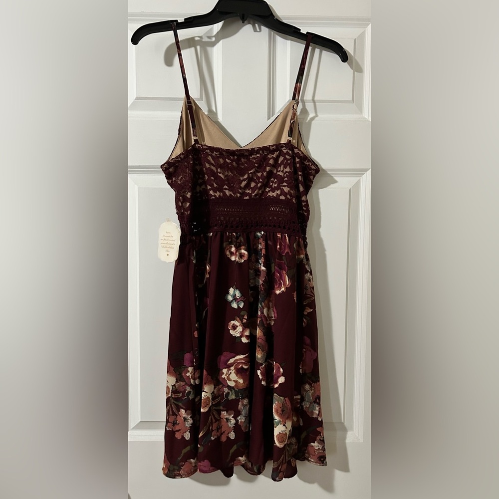 NWT Altar’d State Burgundy Floral Lace Bodice Dress Size Medium - Picture 3 of 16